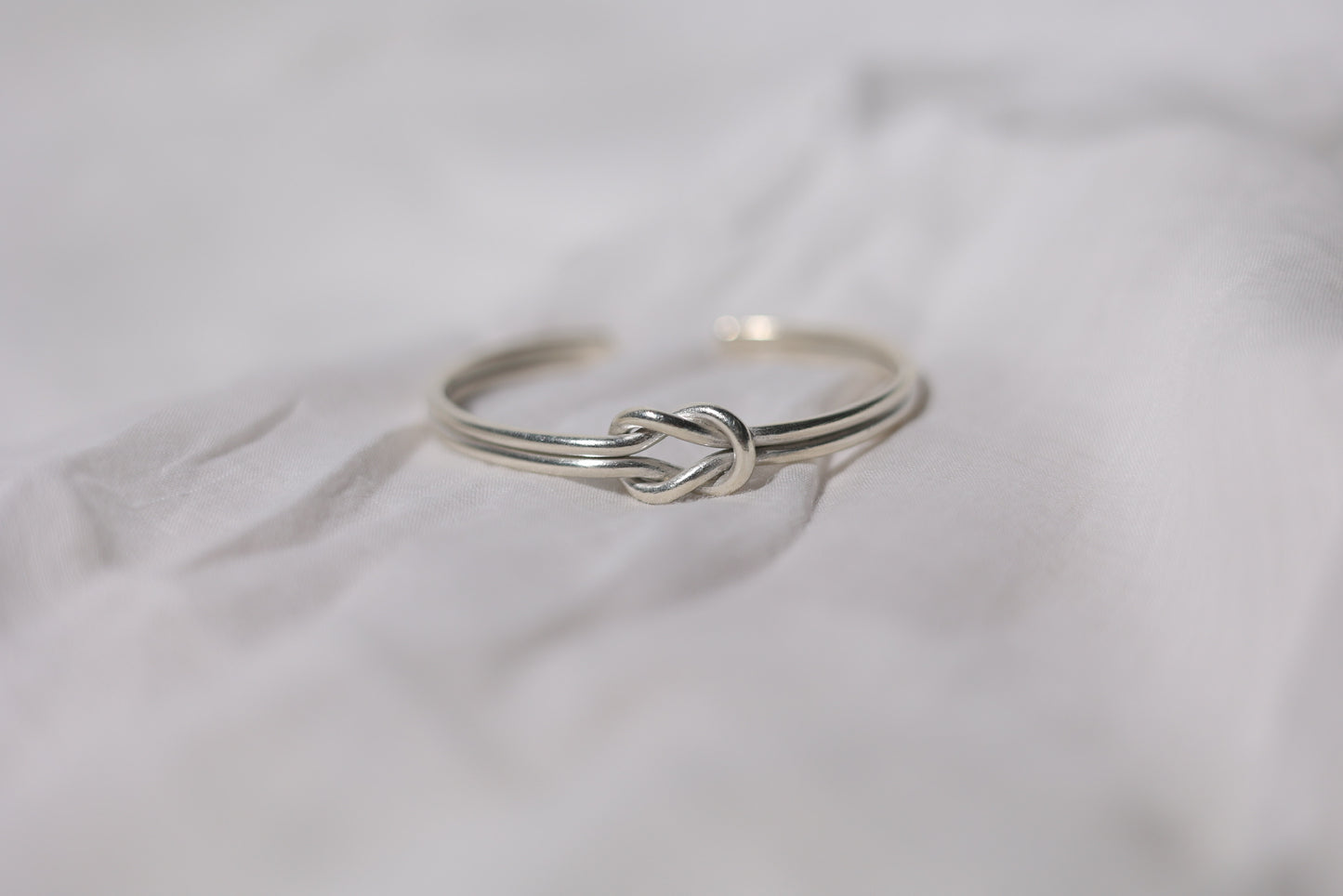 Handcrafted Minimal Style Silver Bangle-The Knot