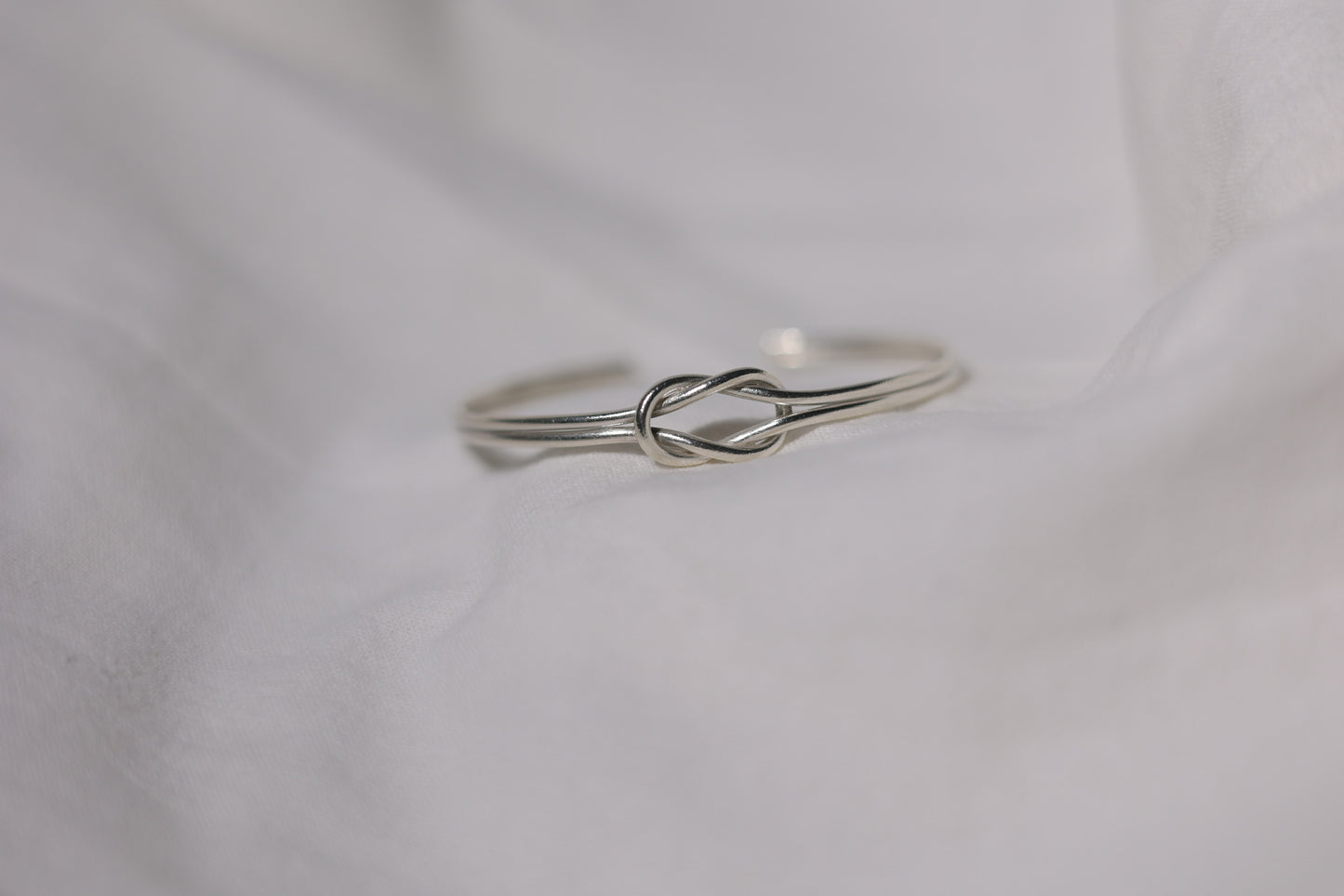 Handcrafted Minimal Style Silver Bangle-The Knot