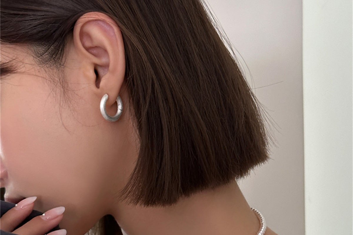 The Minimalist Basic Hoop