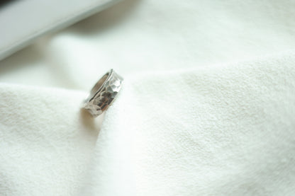 Handcrafted Silver Ring-Stone — side view of hammered band
